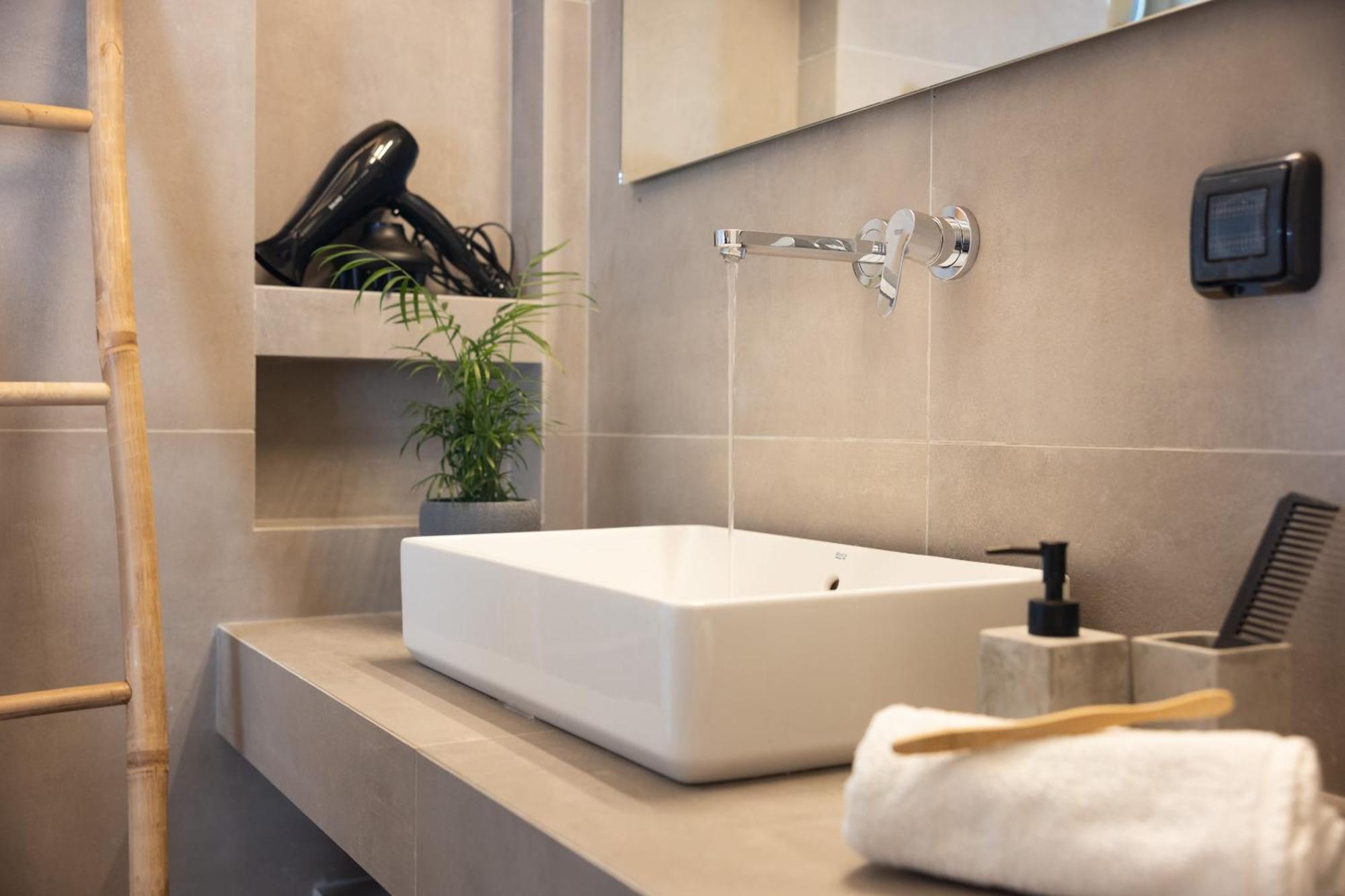 Arignote Suites Laganas Exteriör bild