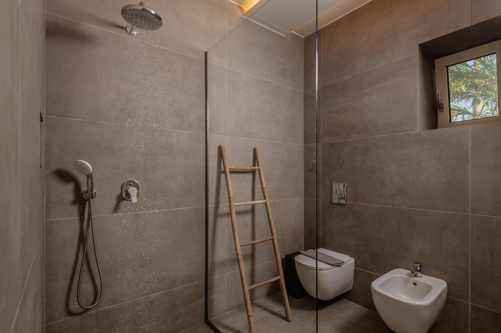 Arignote Suites Laganas Exteriör bild